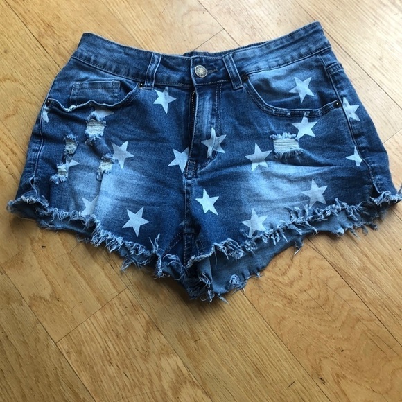 Denim cut off shorts with stars - Picture 1 of 7